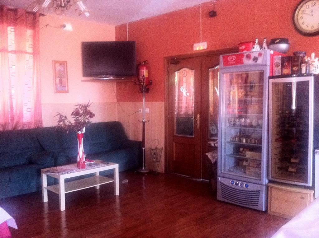 Hostal Madrid Paris Буитраго-дель-Лосоя Экстерьер фото