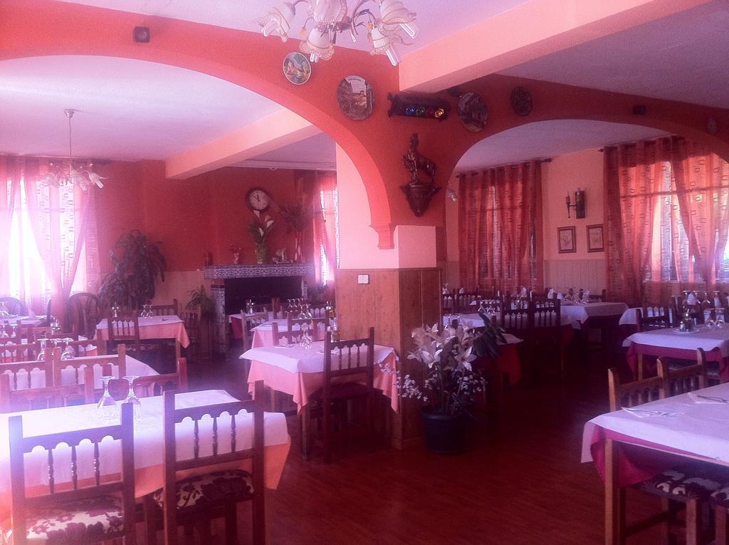 Hostal Madrid Paris Буитраго-дель-Лосоя Экстерьер фото