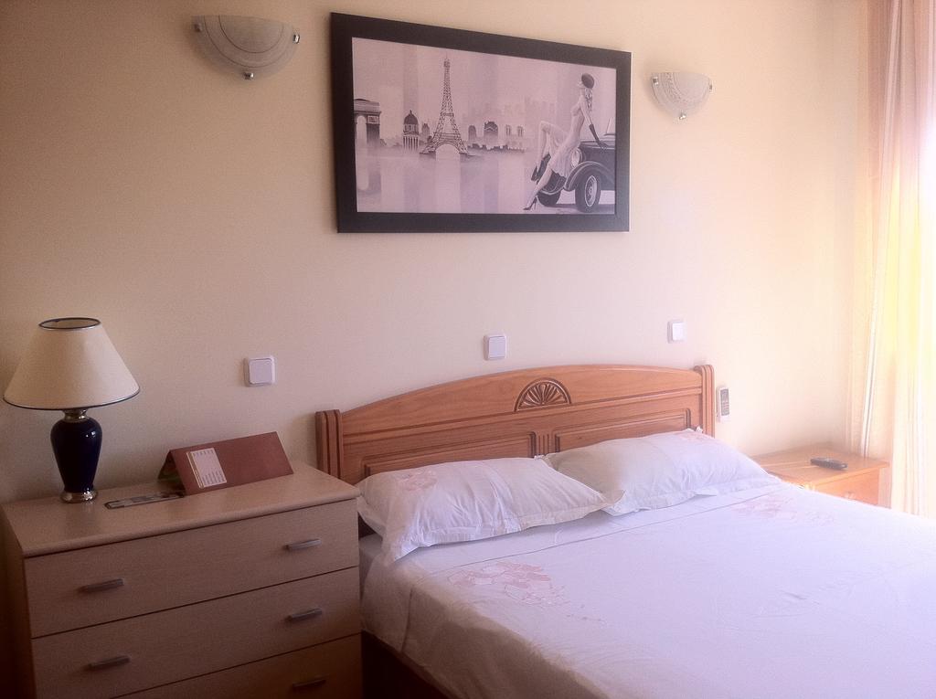 Hostal Madrid Paris Буитраго-дель-Лосоя Номер фото