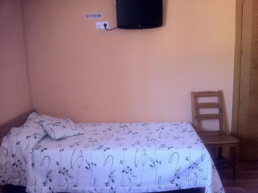 Hostal Madrid Paris Буитраго-дель-Лосоя Номер фото