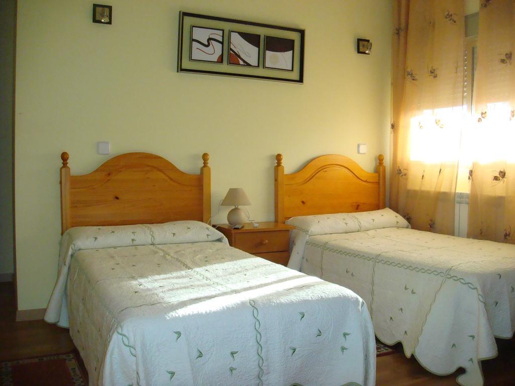 Hostal Madrid Paris Буитраго-дель-Лосоя Номер фото