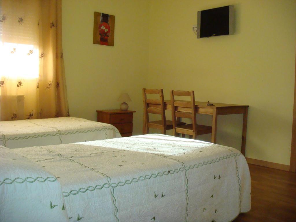 Hostal Madrid Paris Буитраго-дель-Лосоя Номер фото