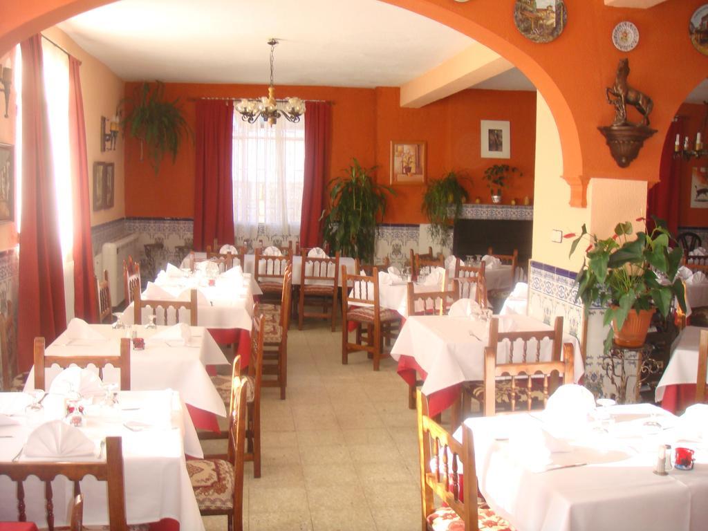 Hostal Madrid Paris Буитраго-дель-Лосоя Экстерьер фото